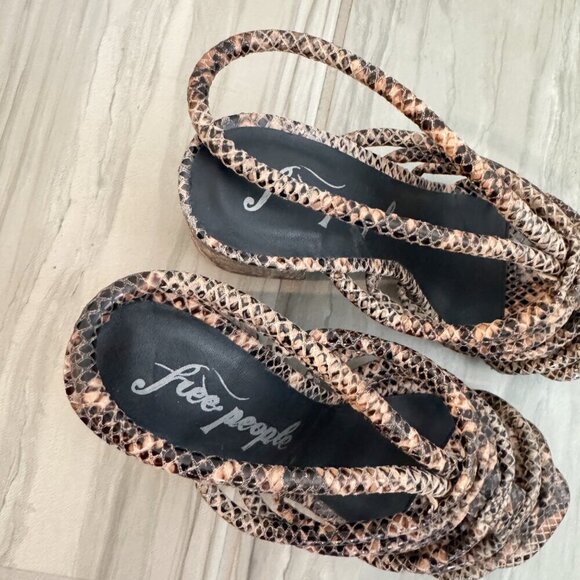 Free People Colette Caged Sandals Snakeskin Python Heels Party Dressy Tan Size 6 - Picture 9 of 10